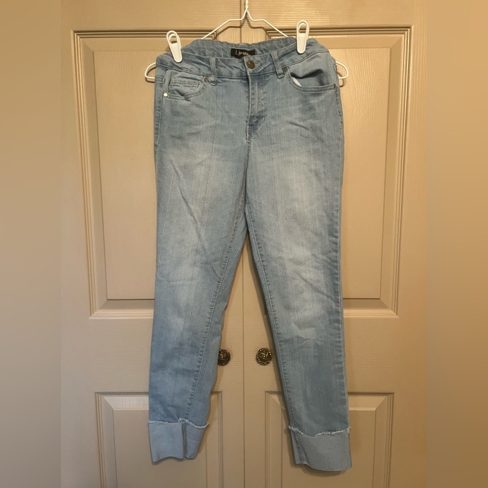 d. jeans Blue Ankle Cropped Jeans with Distressed Details